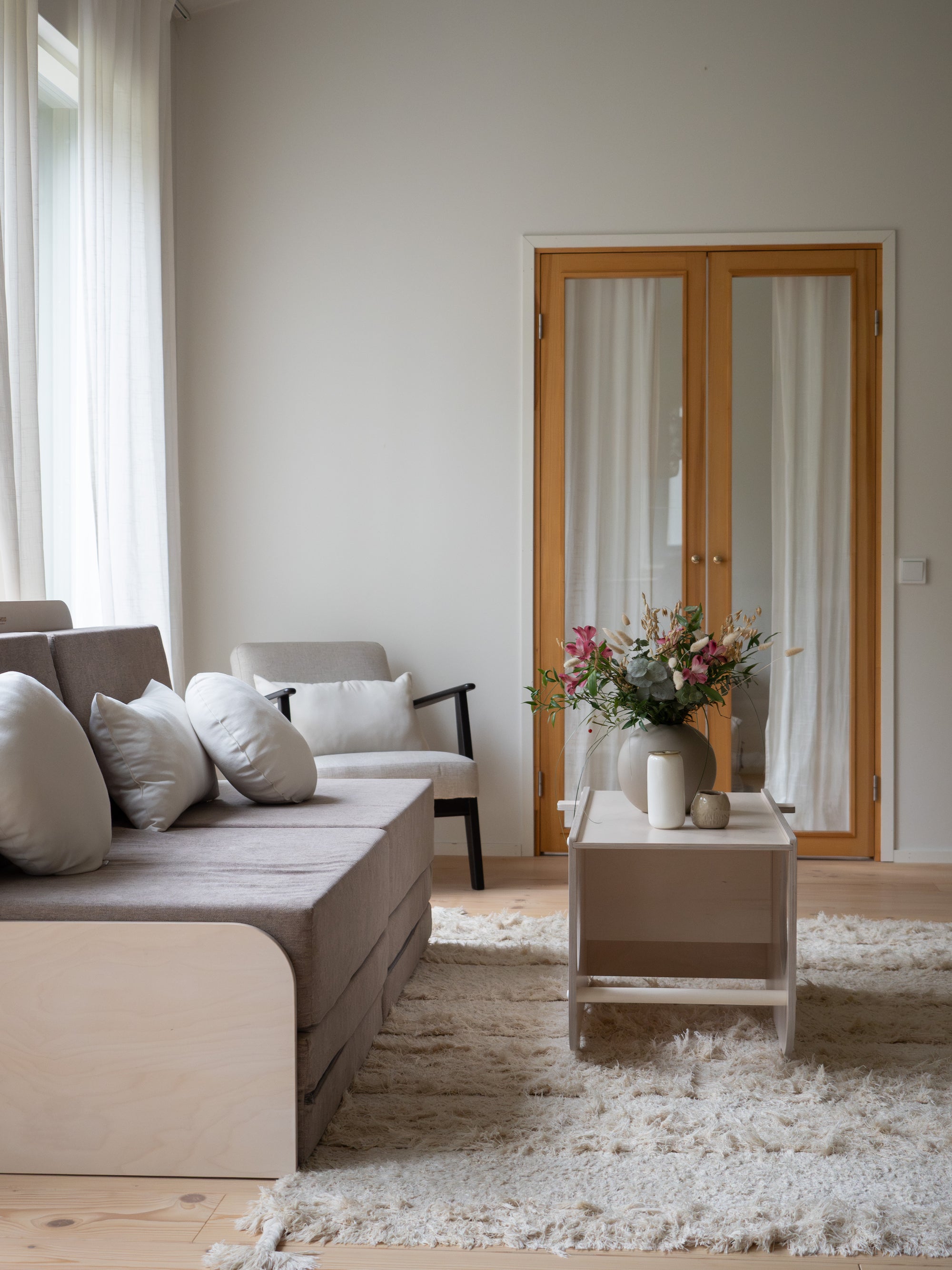 KINOS play couch with LAAVU couch frame