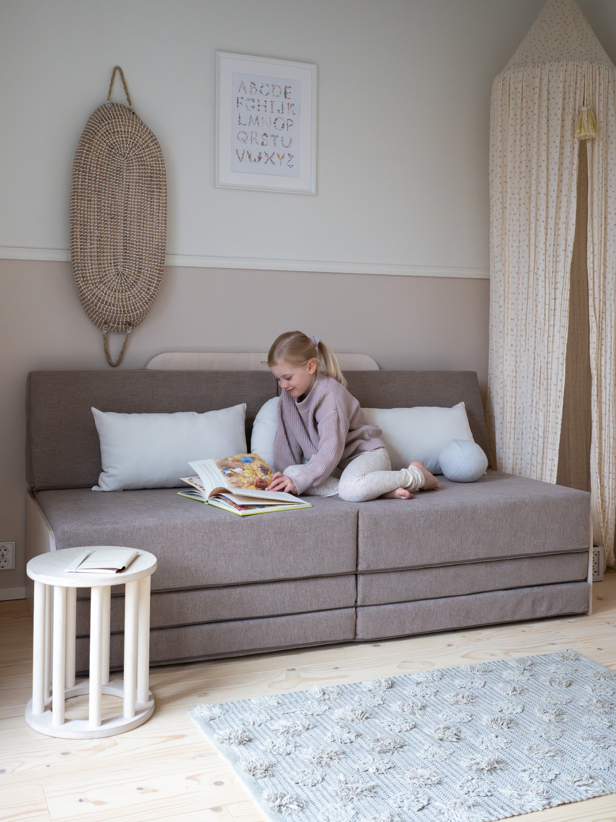 KINOS play couch with LAAVU couch frame