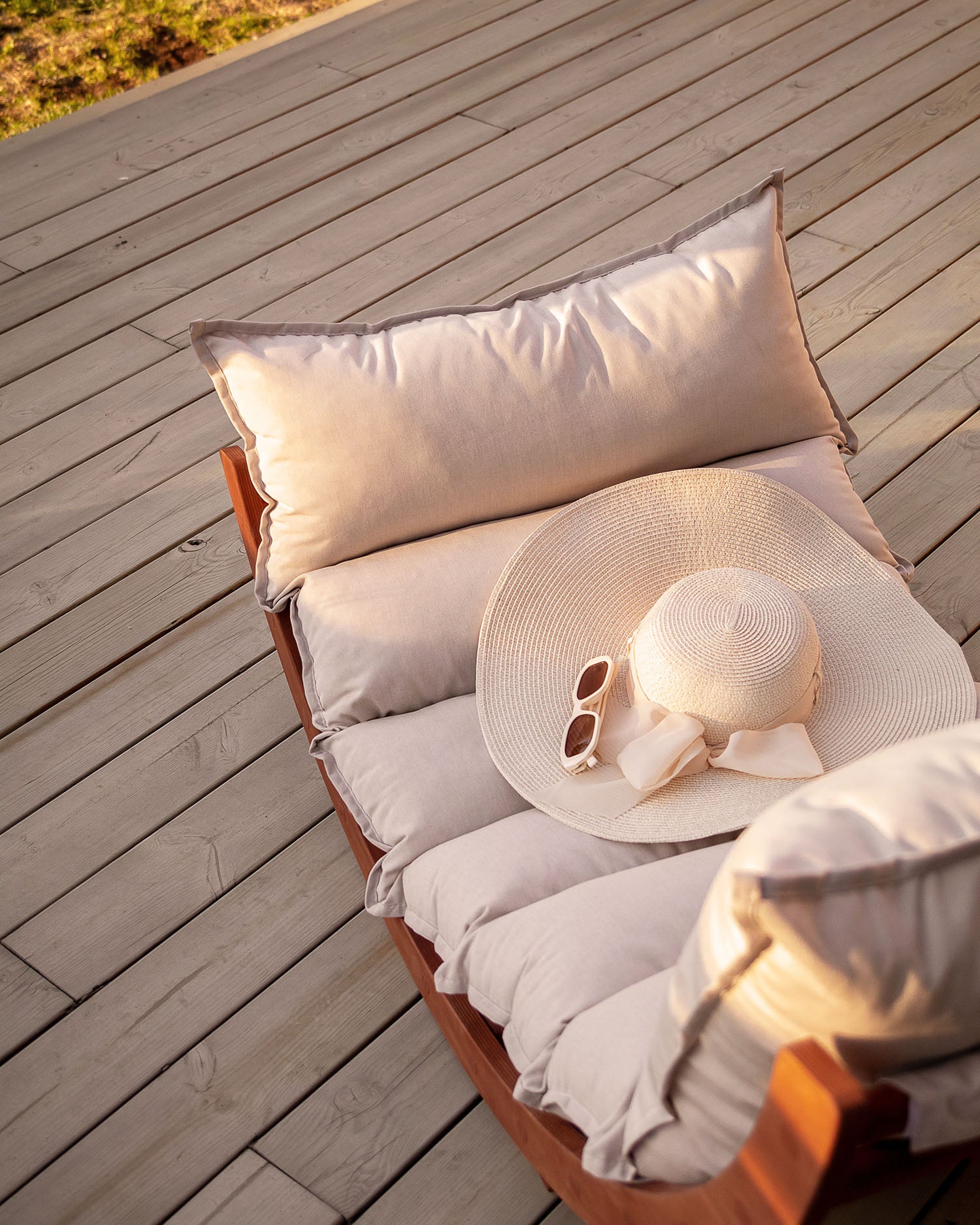 LAAKSO outdoor lounger, OHRA outdoor cushion and wedges | set