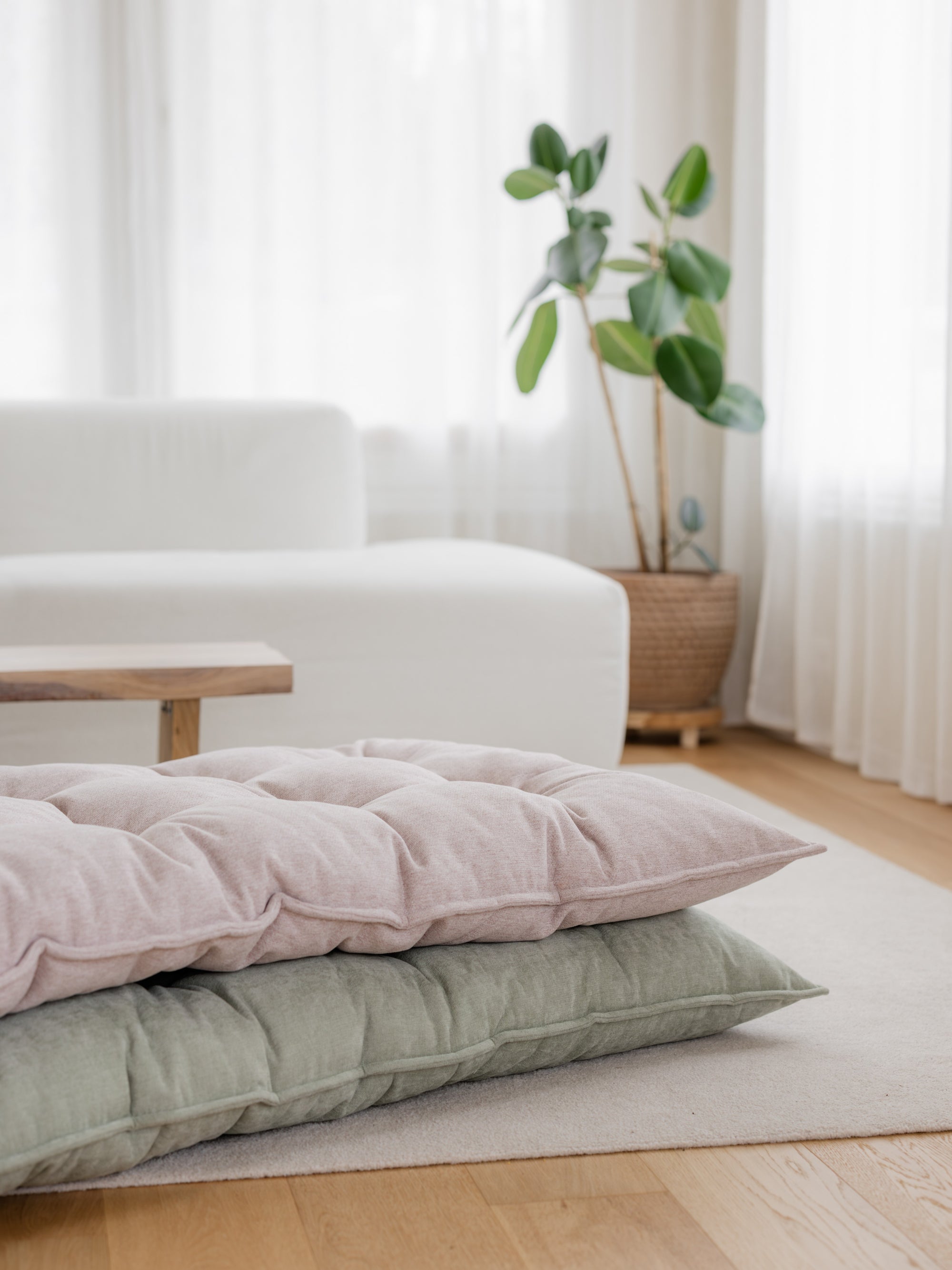 VIENO tufted floor cushion | light pink